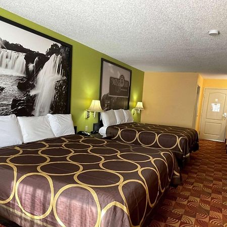 Eldon Super 8 By Wyndham Lake Of The Ozarks מראה חיצוני תמונה