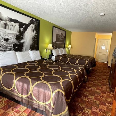 Eldon Super 8 By Wyndham Lake Of The Ozarks מראה חיצוני תמונה