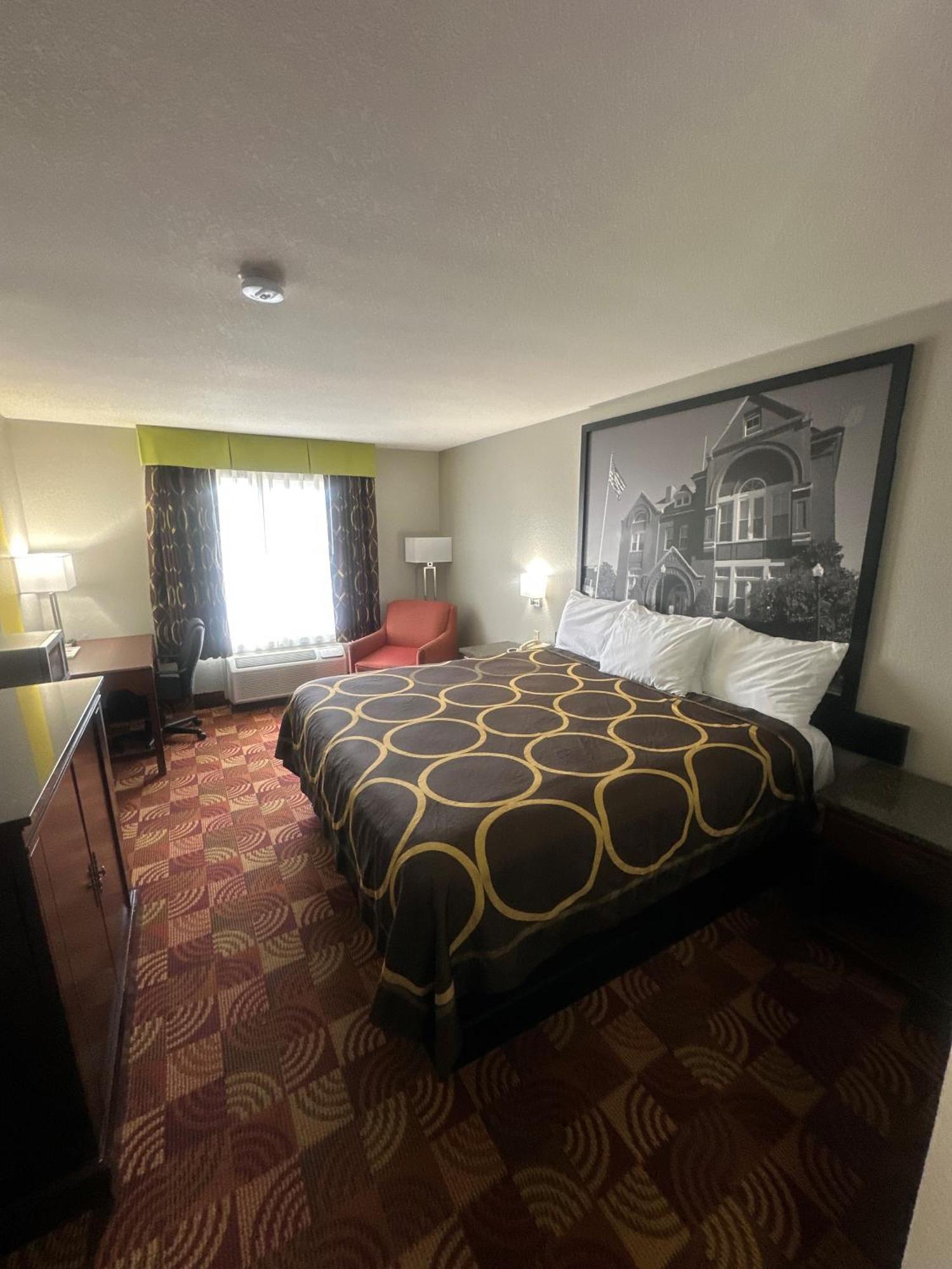 Eldon Super 8 By Wyndham Lake Of The Ozarks מראה חיצוני תמונה