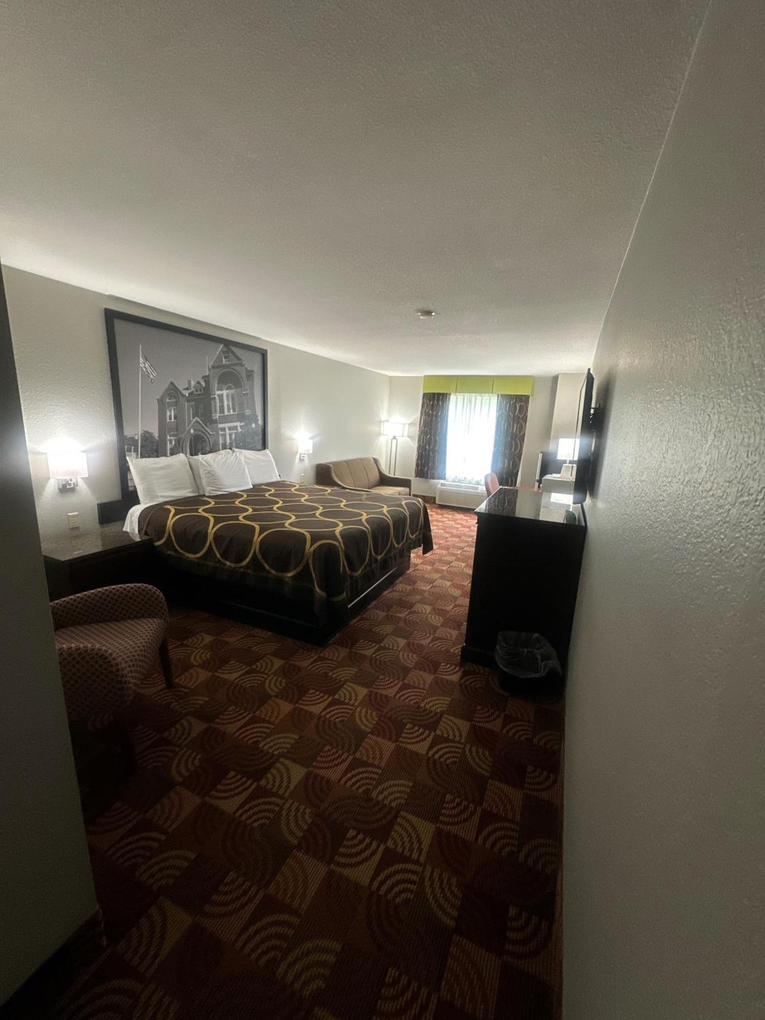 Eldon Super 8 By Wyndham Lake Of The Ozarks מראה חיצוני תמונה