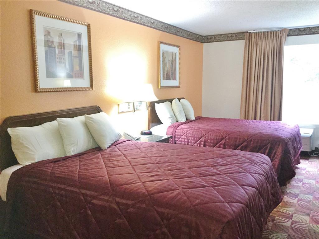 Eldon Super 8 By Wyndham Lake Of The Ozarks חדר תמונה