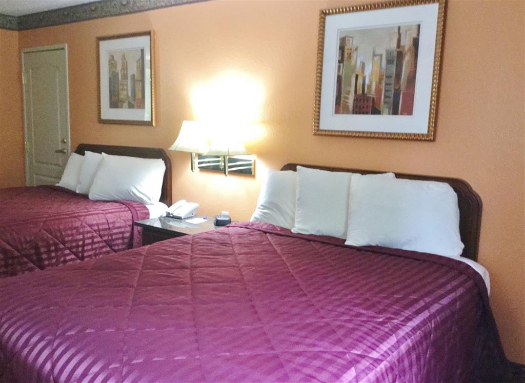 Eldon Super 8 By Wyndham Lake Of The Ozarks חדר תמונה