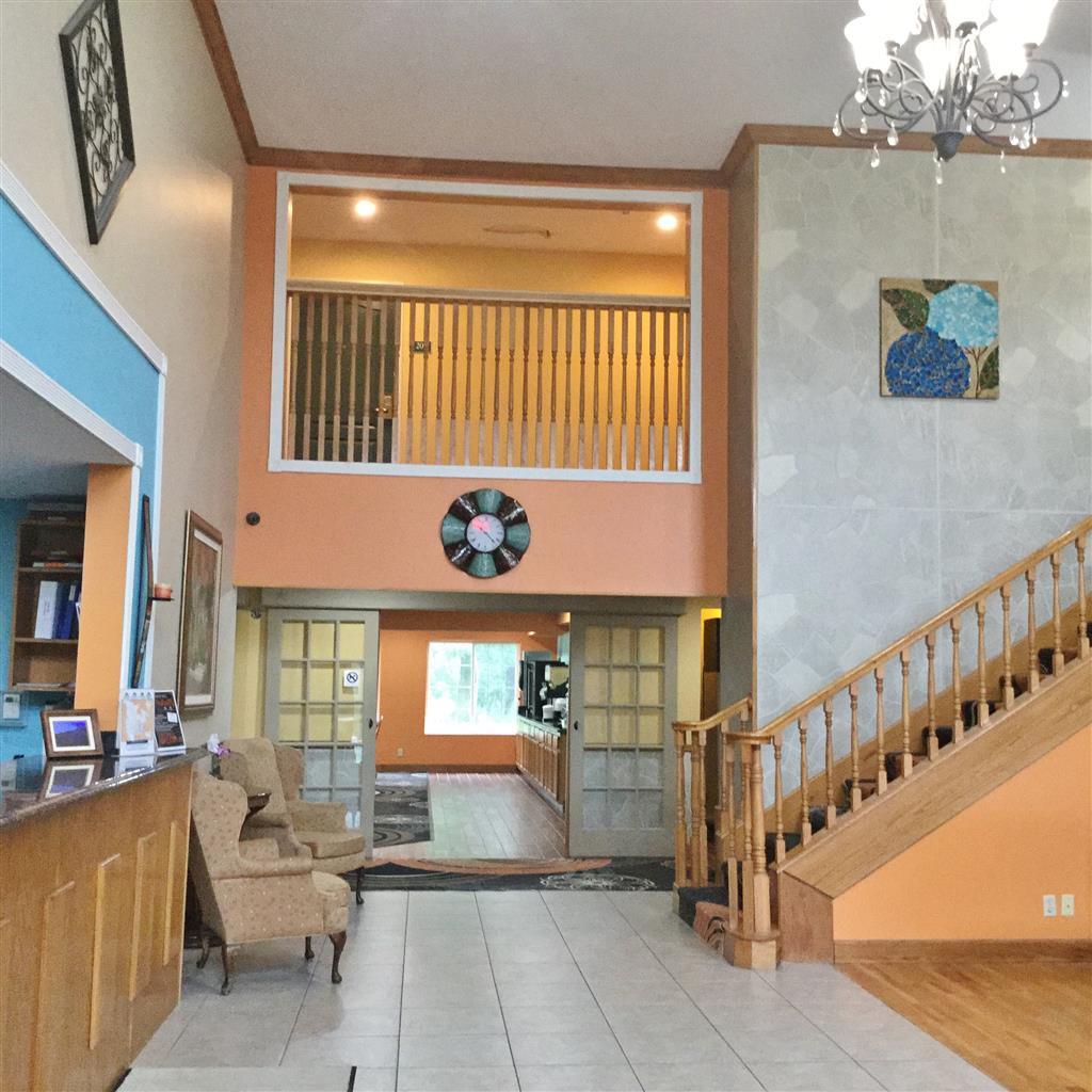 Eldon Super 8 By Wyndham Lake Of The Ozarks מראה פנימי תמונה
