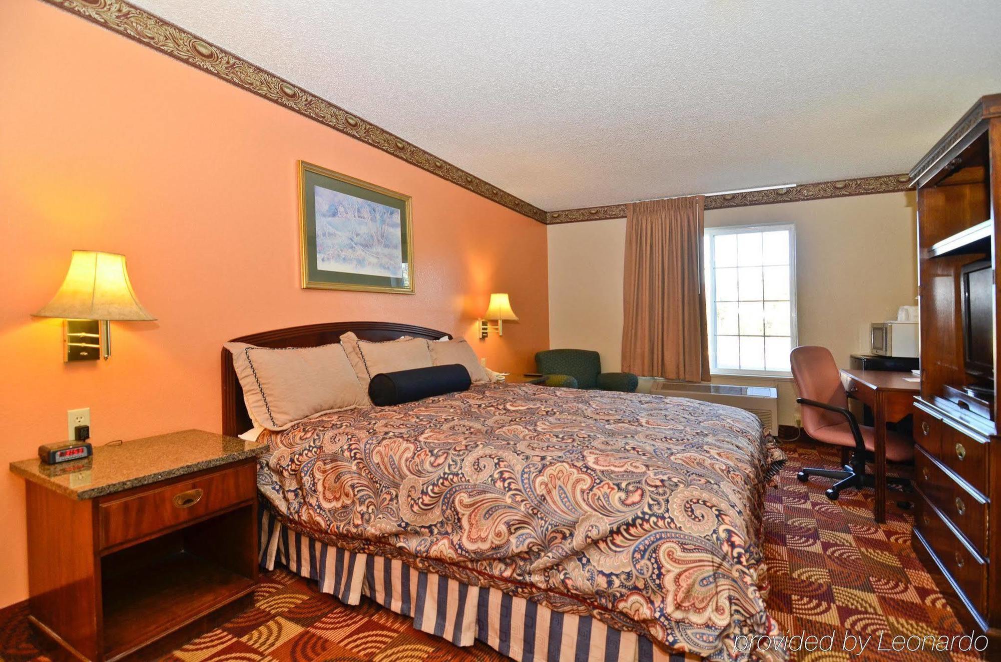 Eldon Super 8 By Wyndham Lake Of The Ozarks מראה חיצוני תמונה