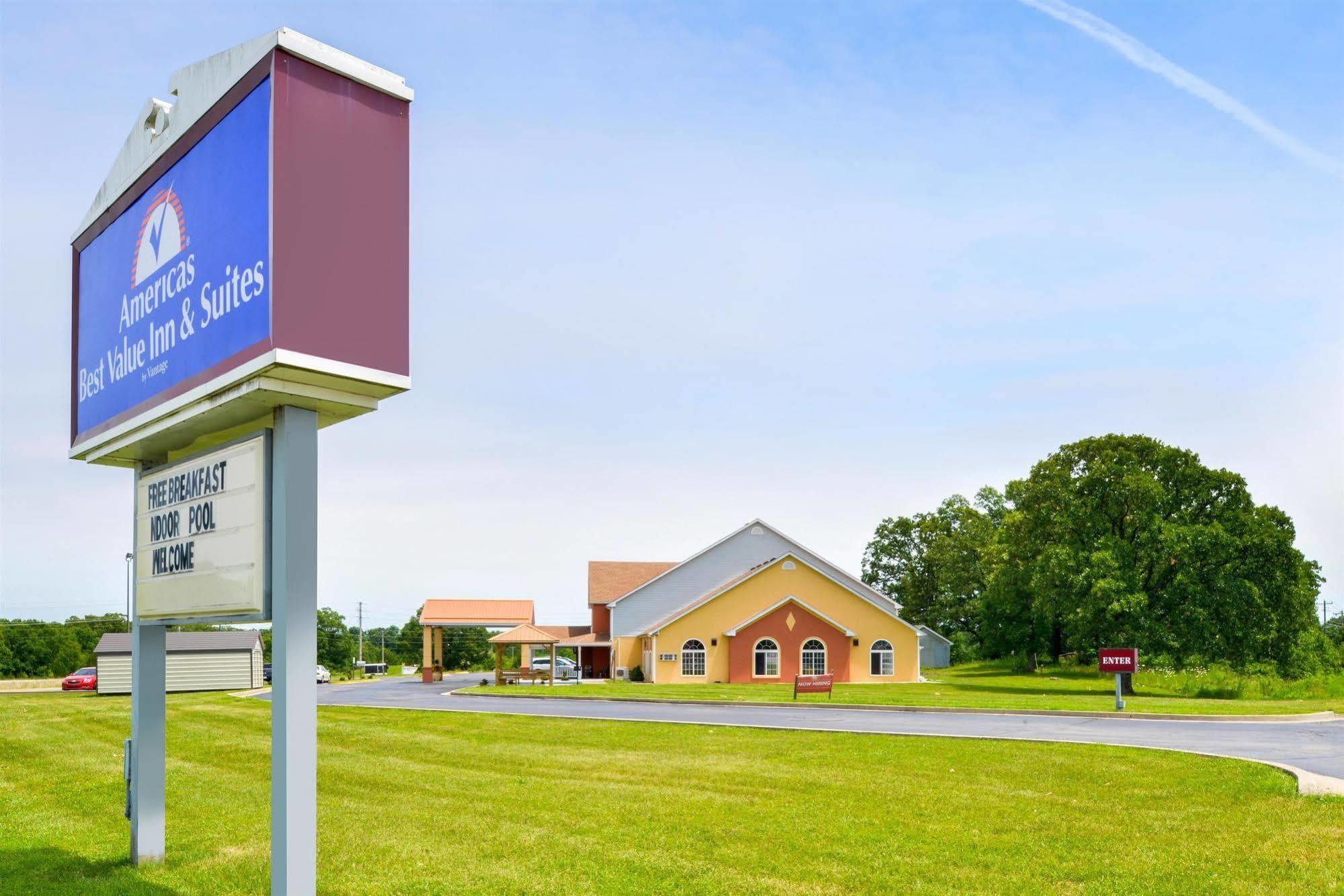Eldon Super 8 By Wyndham Lake Of The Ozarks מראה חיצוני תמונה
